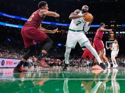 Jaylen Brown scores 30 as Celtics snap Cavaliers’ win streak