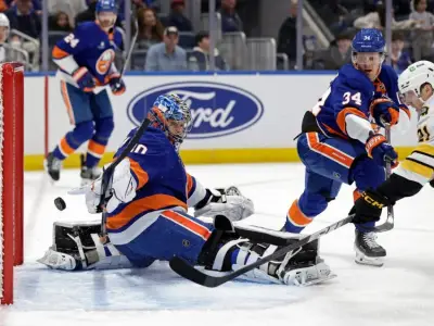 Jeremy Swayman stellar in net, Alex Steeves scores twice in Bruins’ victory over Islanders