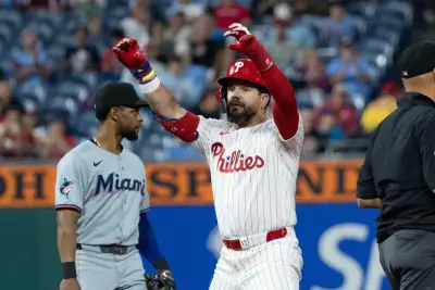 Schwarber to stay with the Phillies on record-breaking new deal