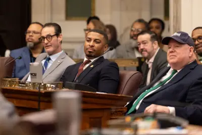 Council passes bills on sidewalk cafes, Greyhound bus station and mobile care providers 