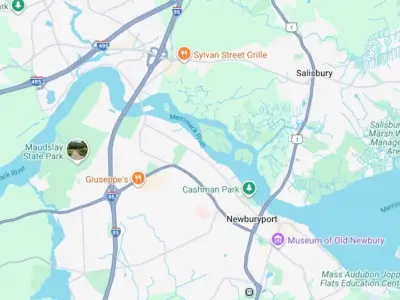 Police searching for missing person in Merrimack River, last seen clinging to boat