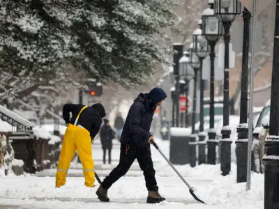 Do you shovel snow? Help us update our snow removal guide.