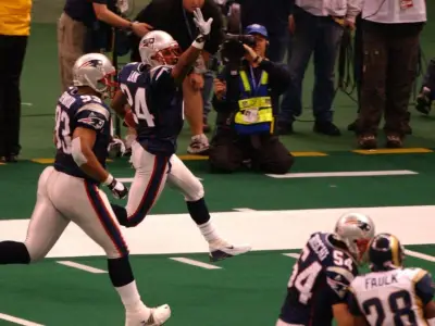 How this year’s Patriots compare with the 2001 Super Bowl champions that began a dynasty