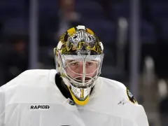 Jeremy Swayman has his swagger back as Bruins franchise goalie