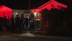 4 displaced after fire ignites at Hollywood duplex