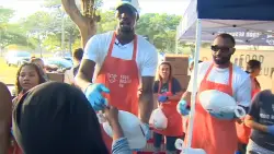 Heat stars, legends pass out Thanksgiving assists for the holiday season